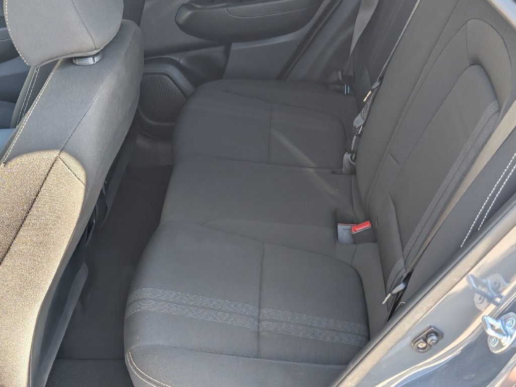 Used 2025 Hyundai Venue SEL FWD image 16