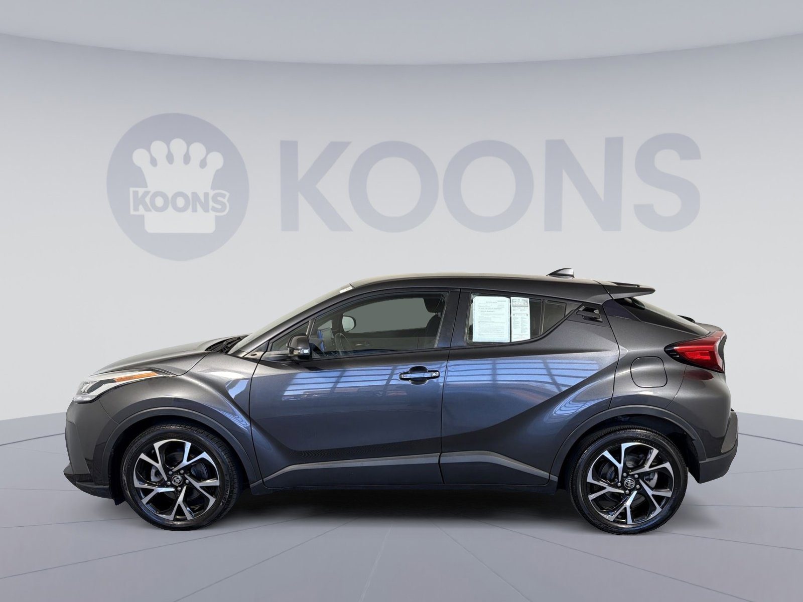 Used 2021 Toyota C-HR XLE image 2
