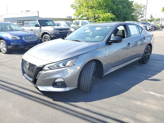 Certified 2022 Nissan Altima 2.5 SR w/ Midnight Edition Package FWD image 2