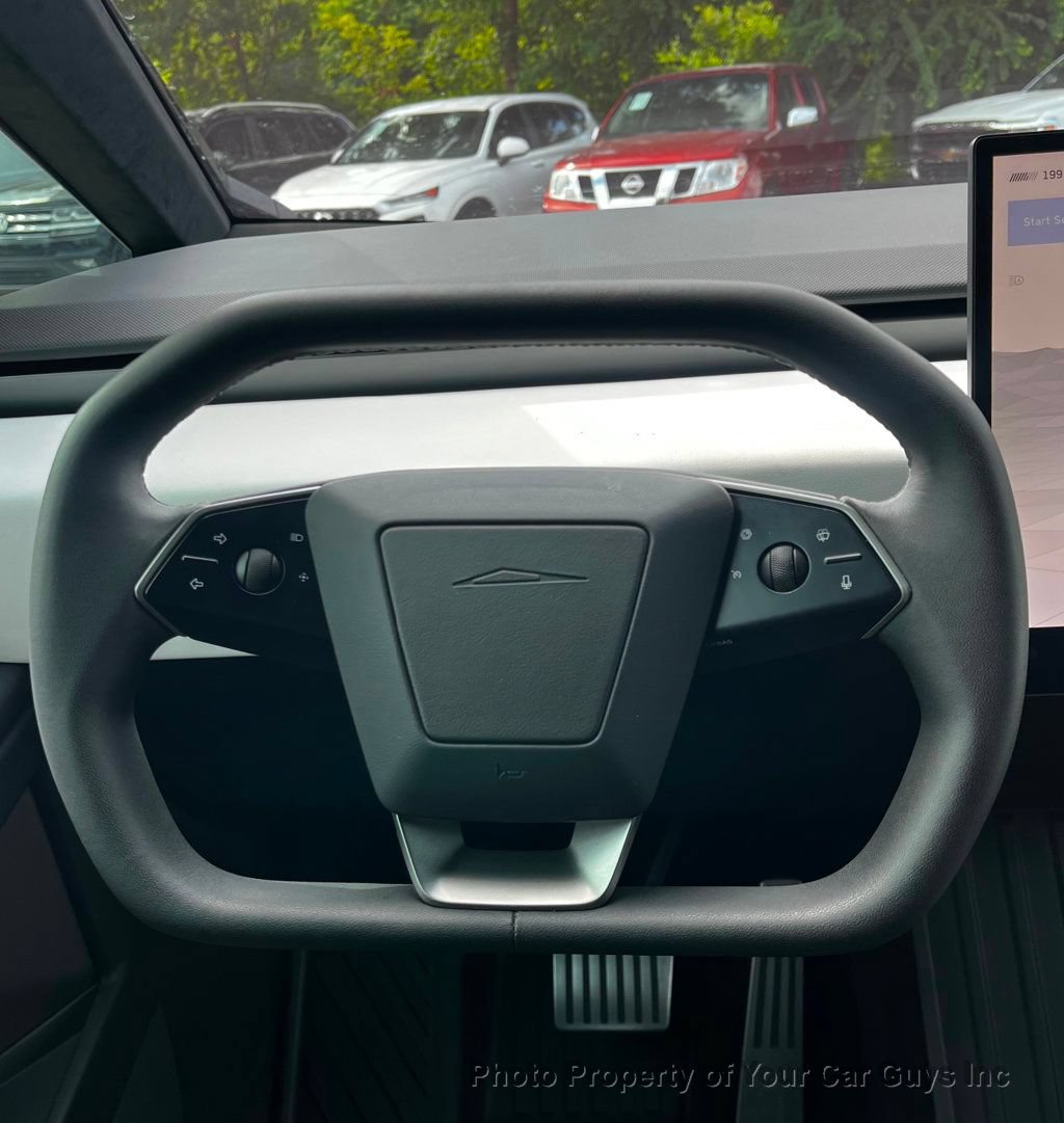 Used 2025 Tesla Cybertruck AWD Crew Cab image 29