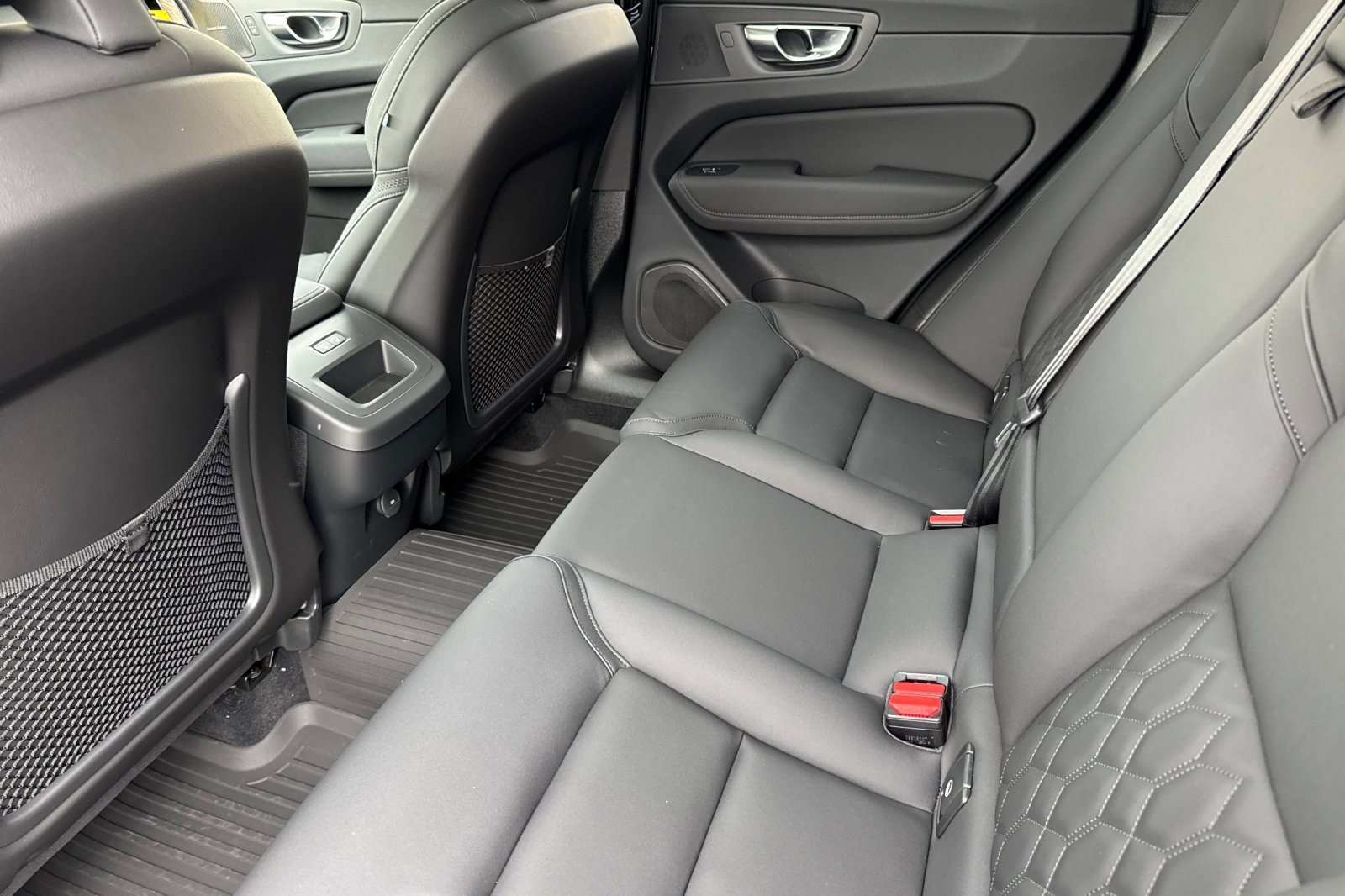 New 2026 Volvo XC60 B5 Plus w/ Climate Package image 11