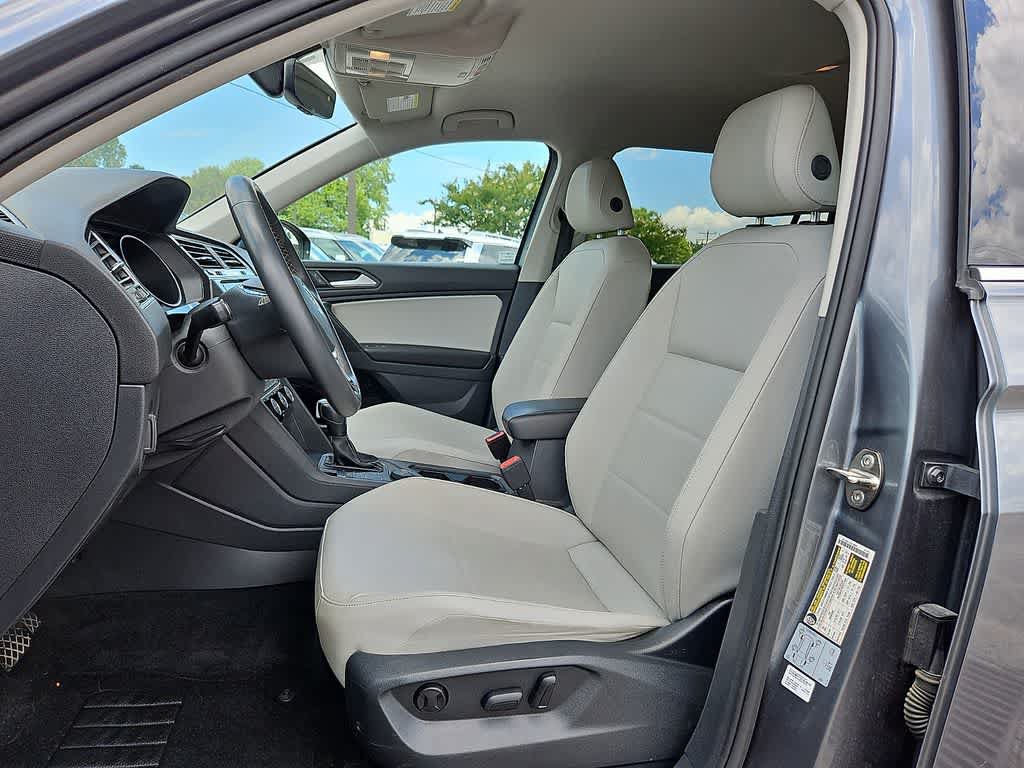 Used 2021 Volkswagen Tiguan SE AWD/4WD image 12