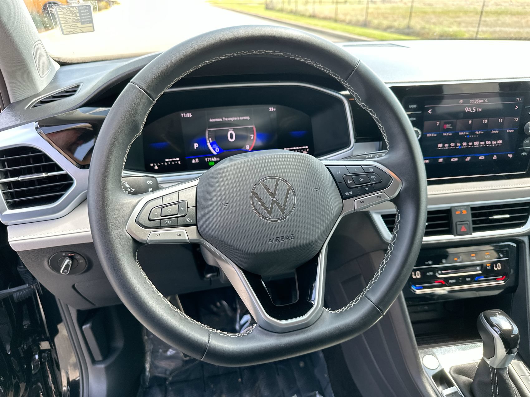 Used 2025 Volkswagen Taos SE FWD image 14