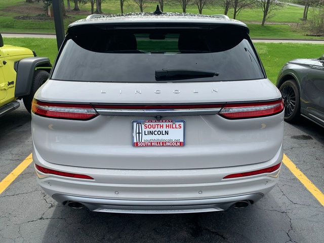 Used 2020 Lincoln Corsair Reserve w/ Appearance Package image 3