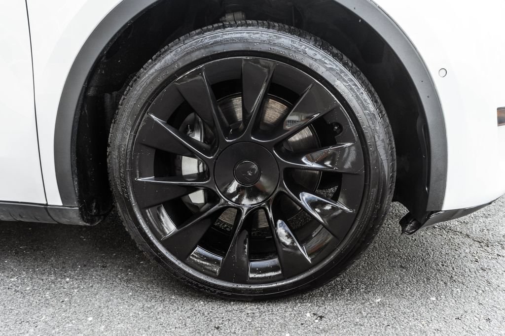 Used 2022 Tesla Model Y Long Range AWD/4WD image 4