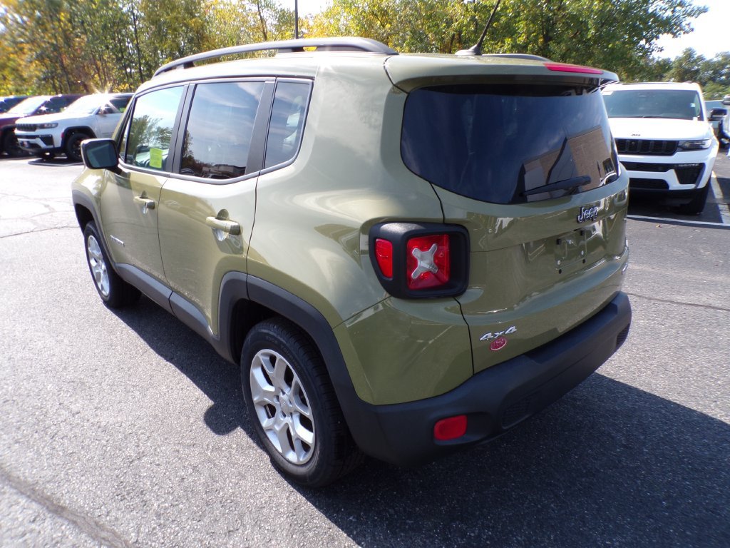 Used 2015 Jeep Renegade Latitude w/ Popular Equipment Group AWD/4WD image 13
