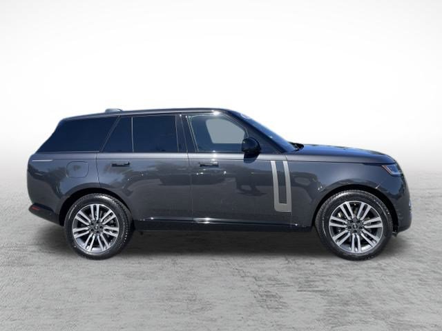 Certified 2023 Land Rover Range Rover SE image 4