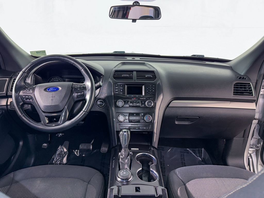 Used 2019 Ford Explorer XLT image 14