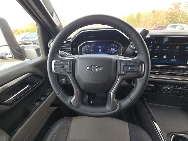 Used 2025 Chevrolet Silverado 2500 ZR2 w/ Technology Package image 29