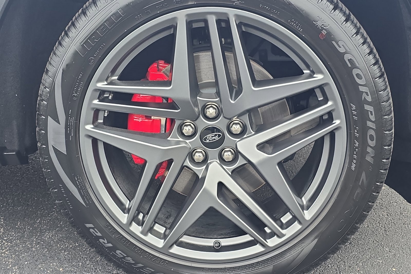 Used 2025 Ford Explorer ST-Line w/ Premium Package image 27