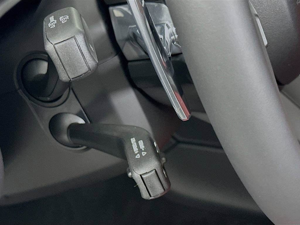 New 2026 Porsche Macan Turbo image 11