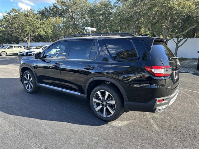 New 2025 Honda Pilot Touring image 7