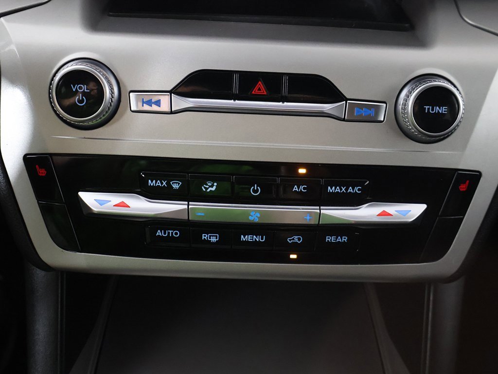 Used 2022 Ford Explorer XLT image 45