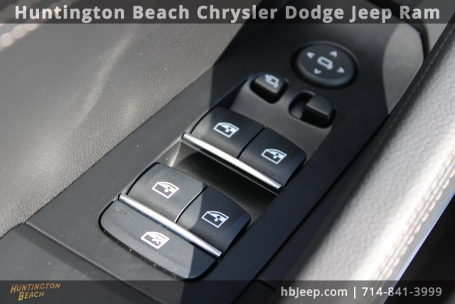 Used 2022 BMW X6 xDrive40i w/ M Sport Package image 11