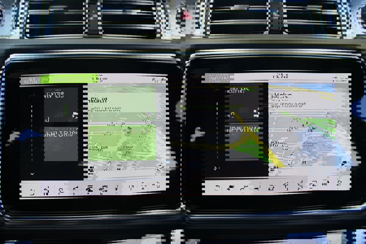 Used 2020 Land Rover Range Rover LWB SV Autobiography image 12