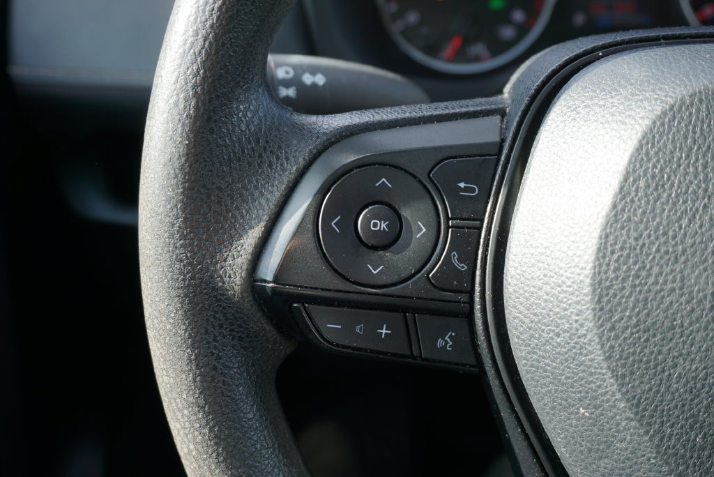 Used 2022 Toyota RAV4 LE FWD image 20