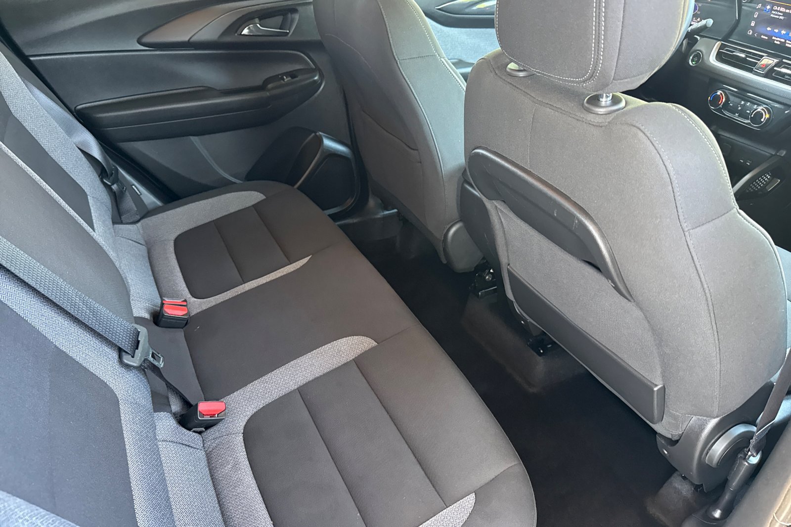 Used 2025 Chevrolet TrailBlazer LT FWD image 23