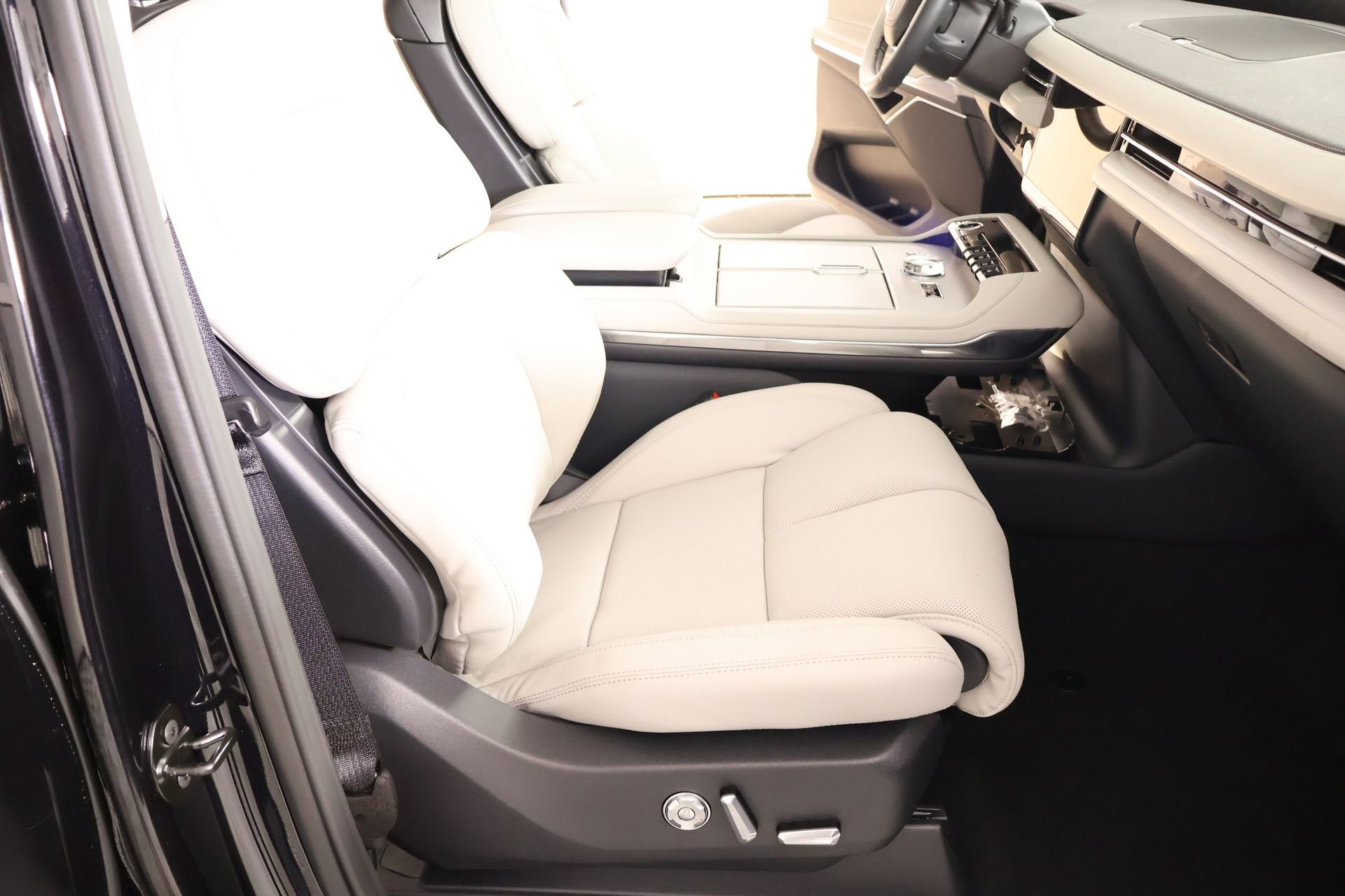 New 2026 Lincoln Navigator Premiere image 15