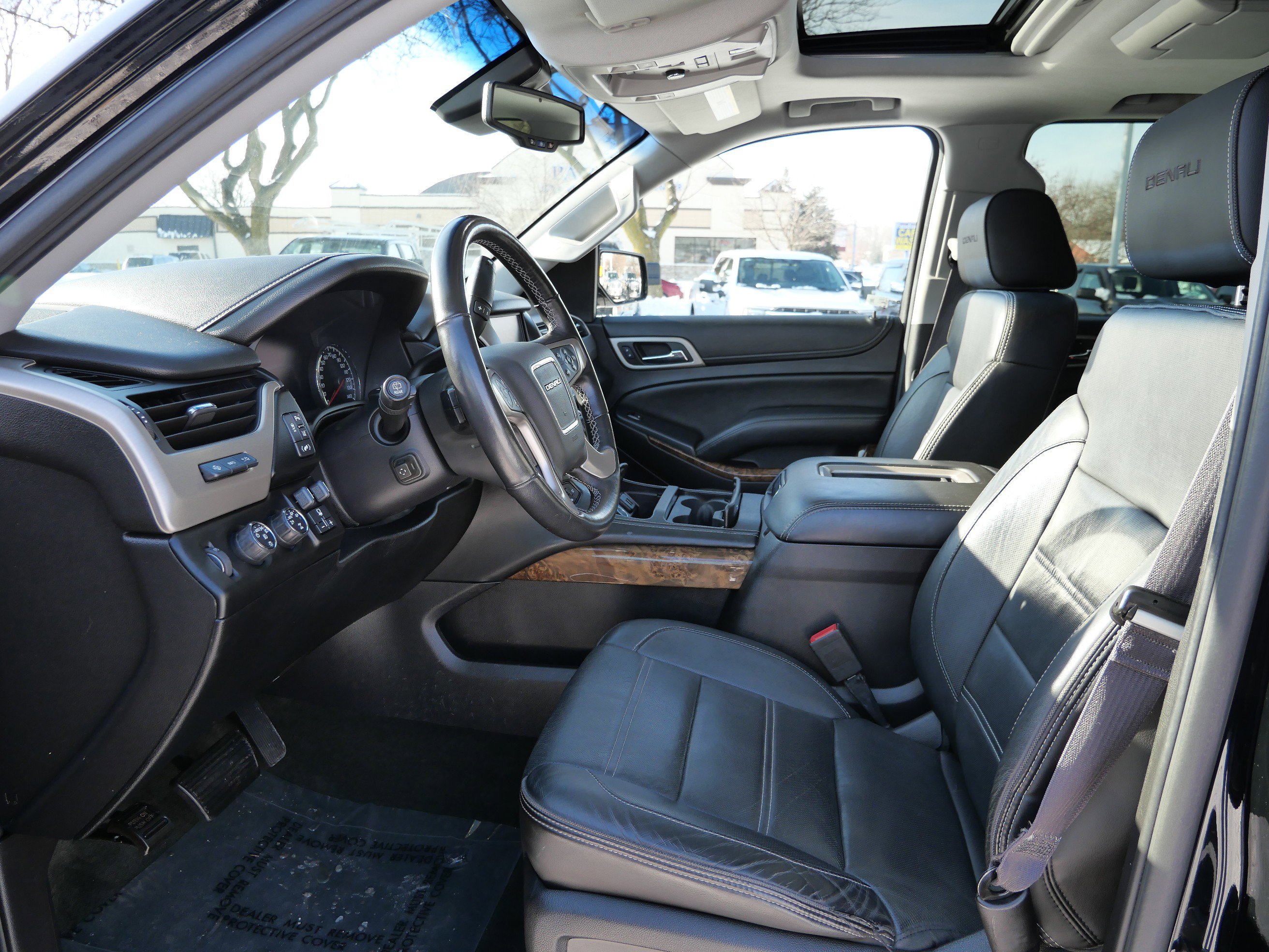 Used 2015 GMC Yukon XL Denali w/ Touring Package image 11