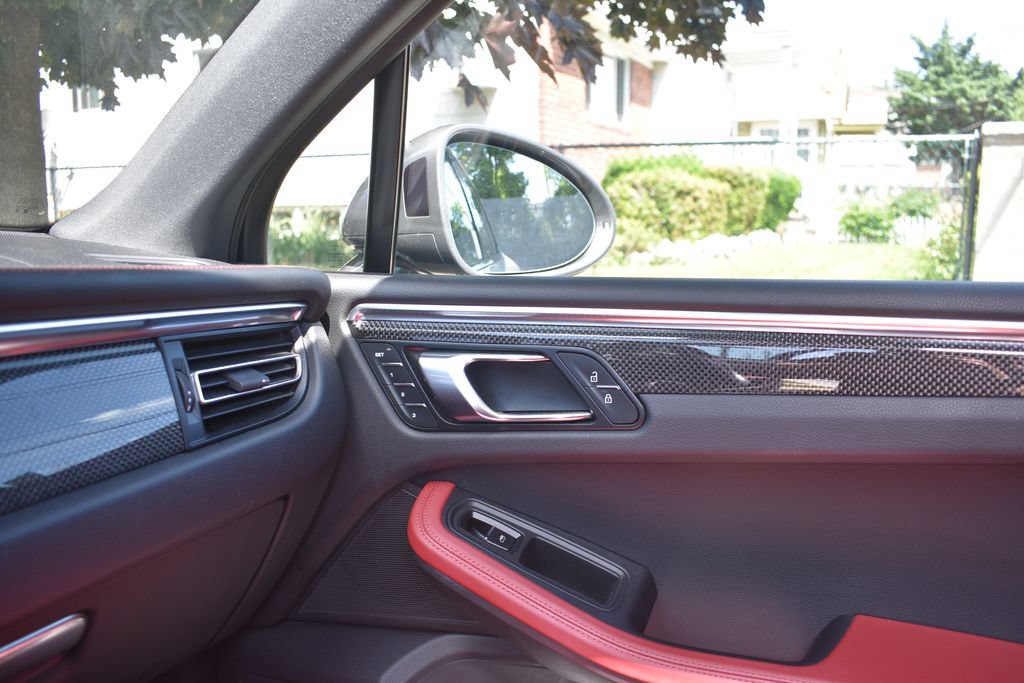 Used 2023 Porsche Macan Turbo AWD/4WD image 20