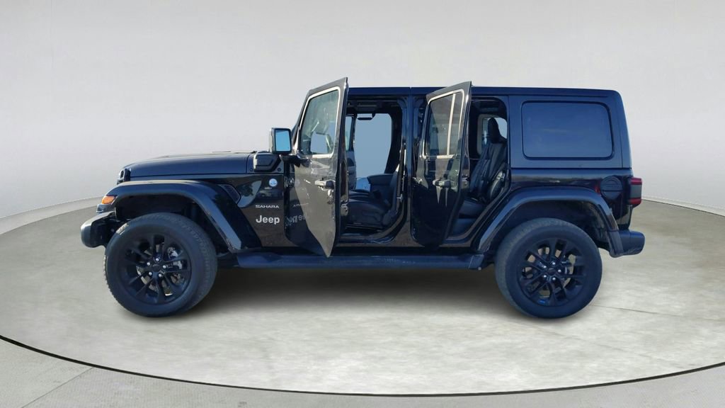 Used 2022 Jeep Wrangler Unlimited Sahara w/ Cold Weather Group image 11