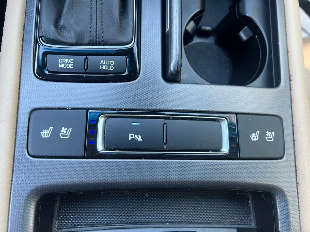 Used 2015 Hyundai Genesis 5.0 RWD image 27