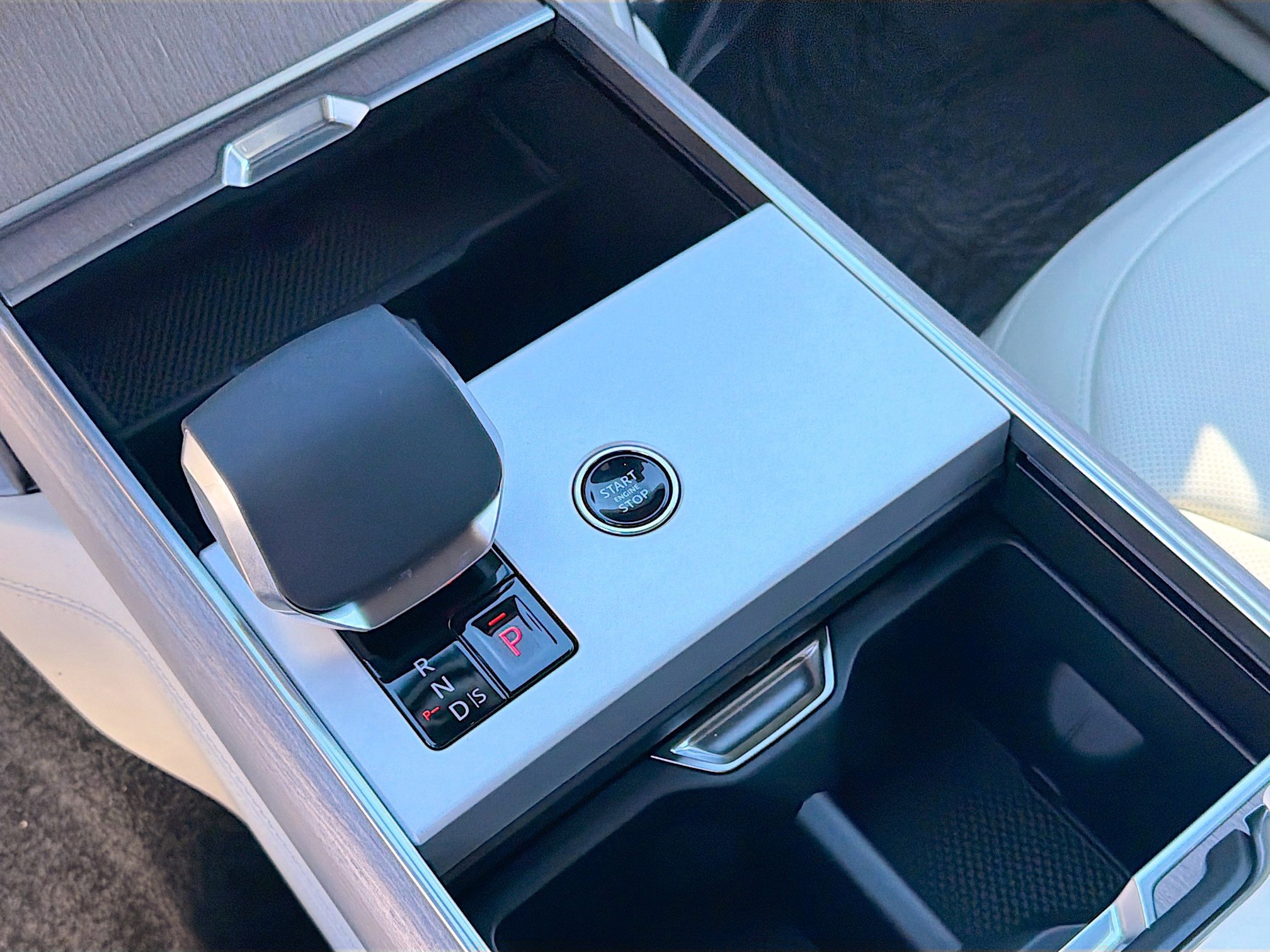 New 2026 Land Rover Range Rover SE image 28