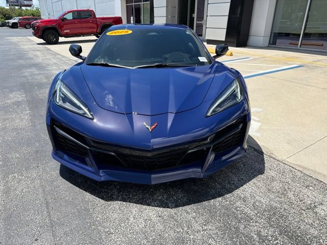 Used 2025 Chevrolet Corvette E-Ray w/ Stealth Interior Trim Package AWD/4WD image 2