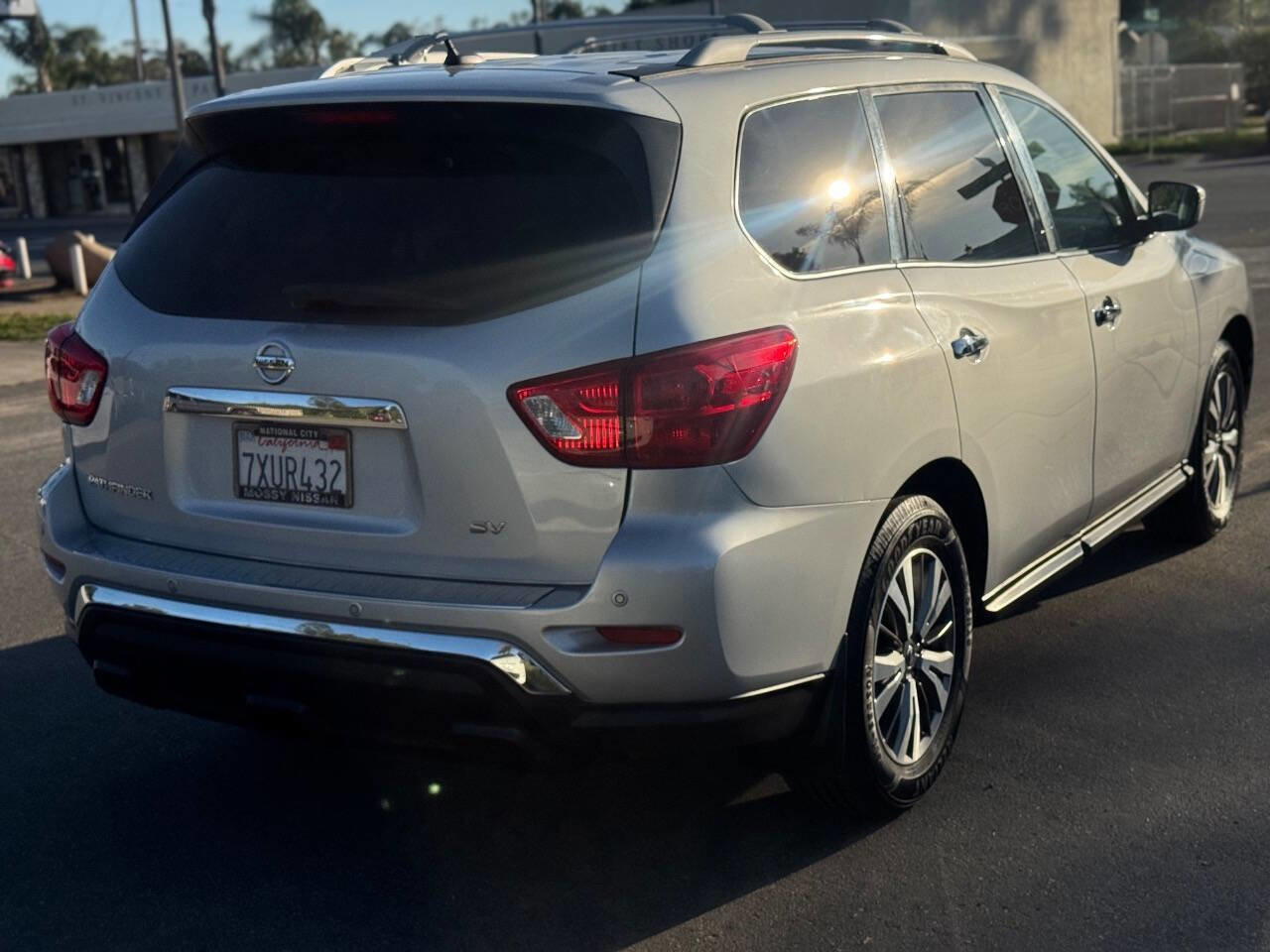 Used 2017 Nissan Pathfinder SV w/ Cargo Package image 6