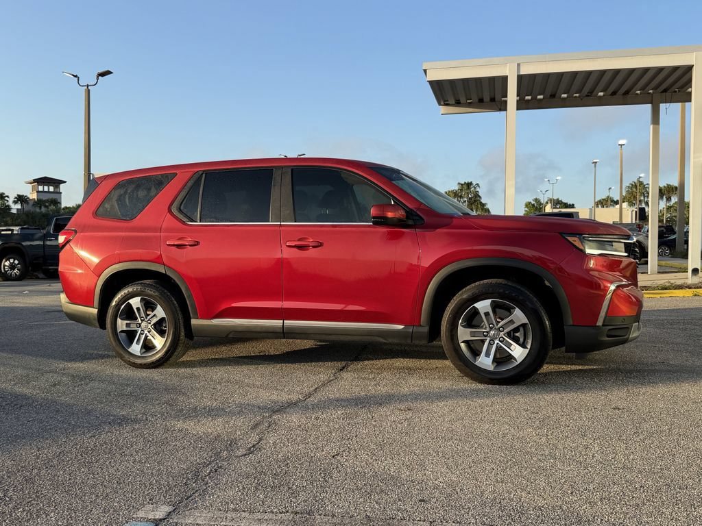 Used 2025 Honda Pilot EX-L image 2