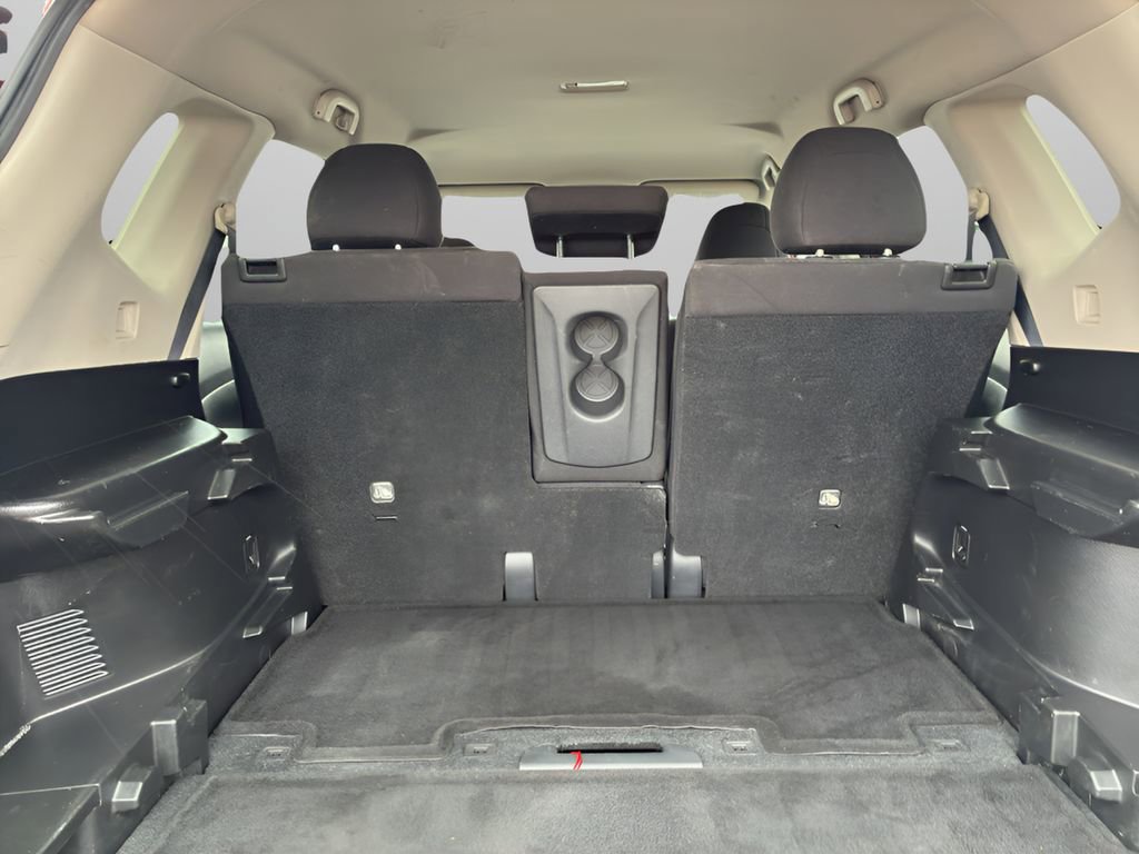 Used 2016 Nissan Rogue SV image 12