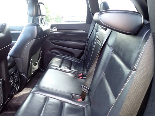 Used 2017 Jeep Grand Cherokee Limited image 17
