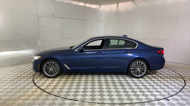 Used 2021 BMW 530i xDrive w/ Premium Package image 5