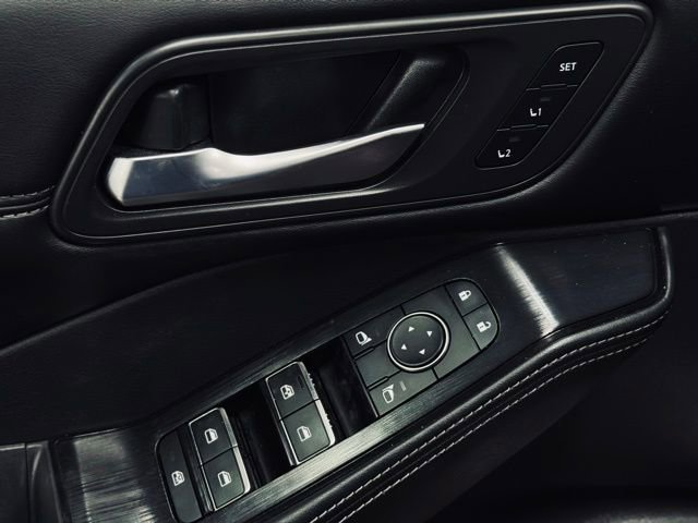 Used 2023 Nissan Rogue SL w/ SL Premium Package image 14