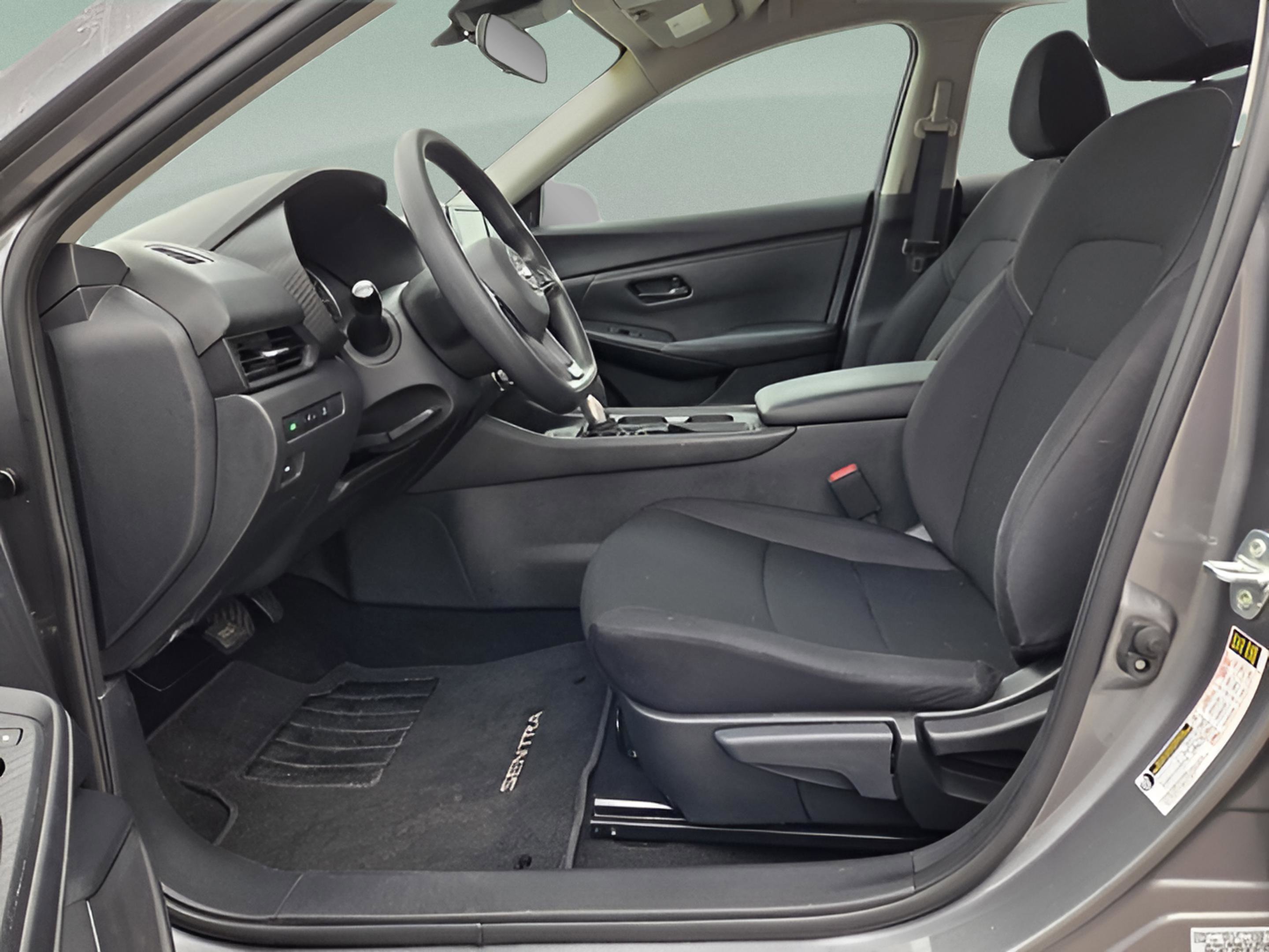 Used 2024 Nissan Sentra S image 6