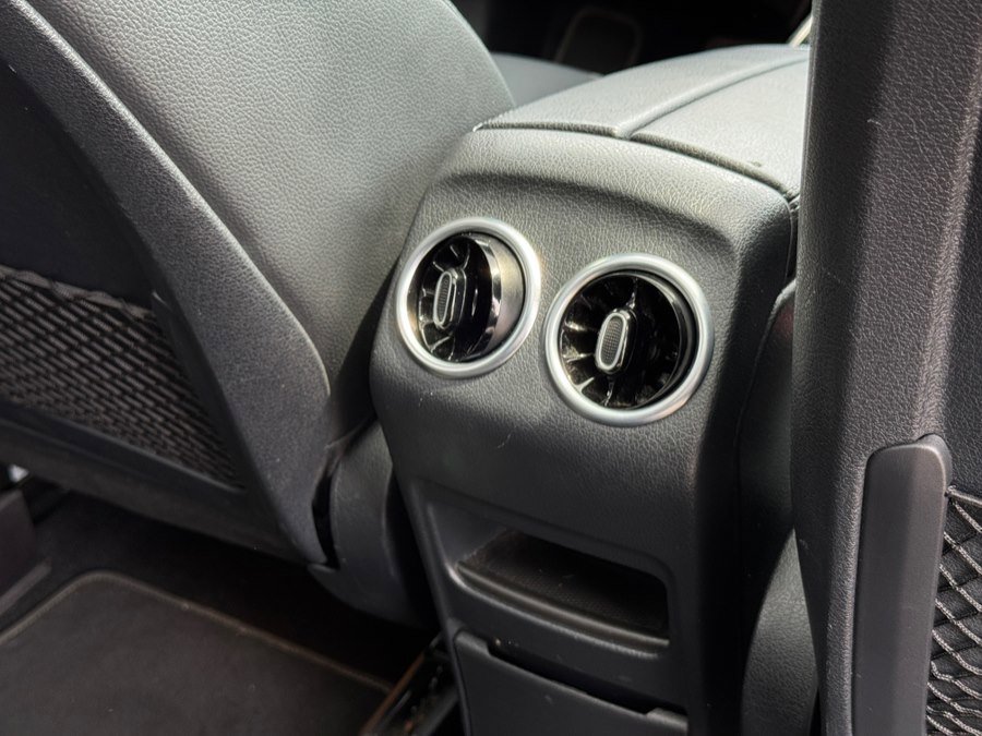 Used 2020 Mercedes-Benz GLB 250 4MATIC image 39