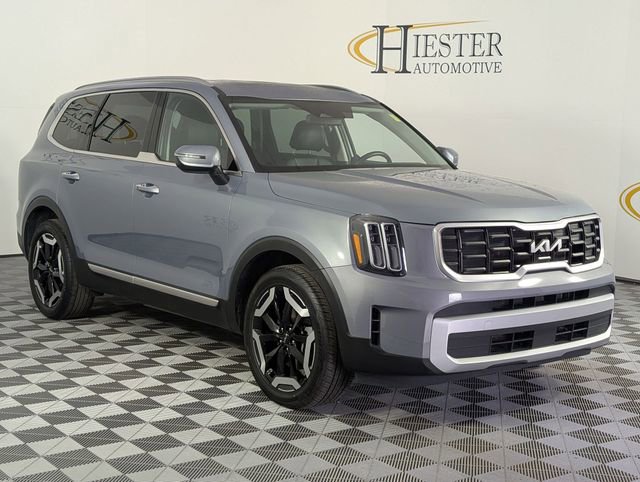 Used 2025 Kia Telluride S image 2