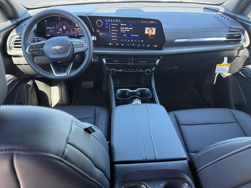 New 2027 Chevrolet Traverse LT w/ Driver Confidence Package FWD image 10