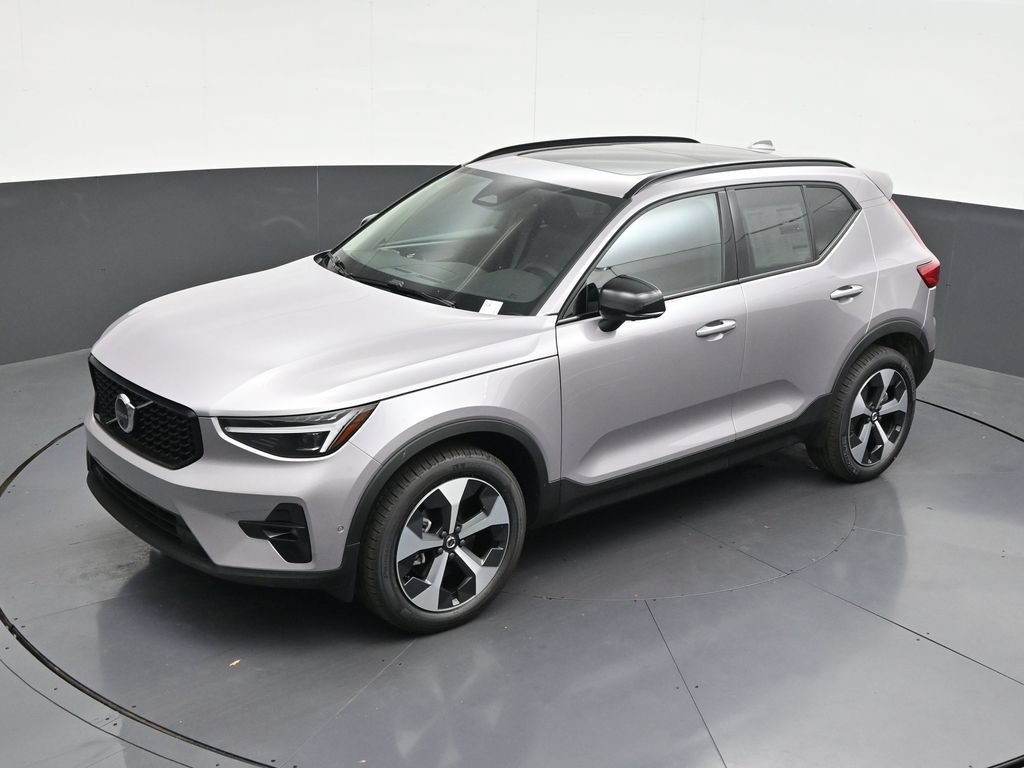 New 2026 Volvo XC40 B5 Plus w/ Climate Package AWD/4WD image 13