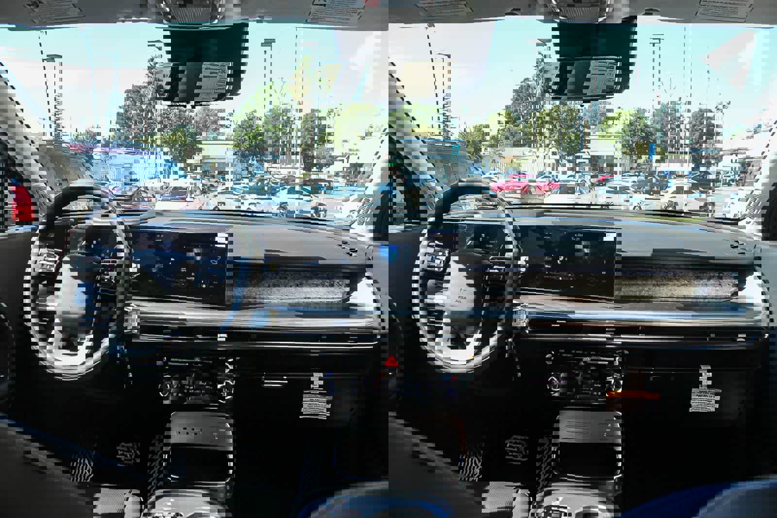 New 2026 Hyundai Ioniq 9 Calligraphy w/ Tow & Go Package AWD/4WD image 17