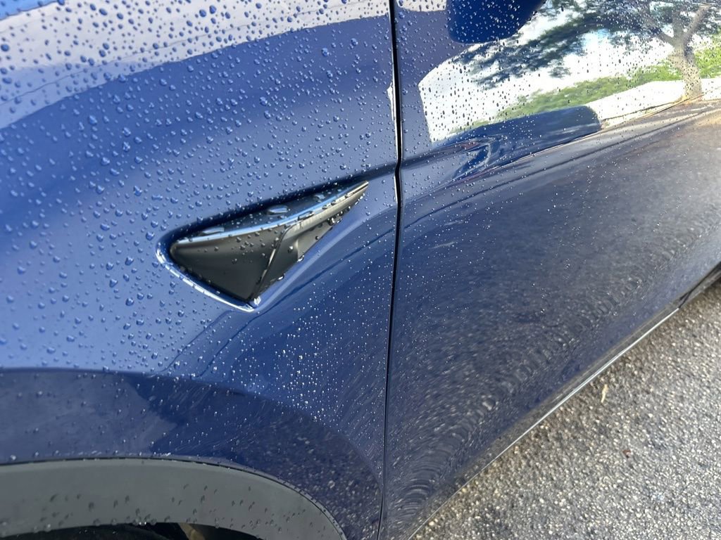 Used 2022 Tesla Model Y Long Range image 14