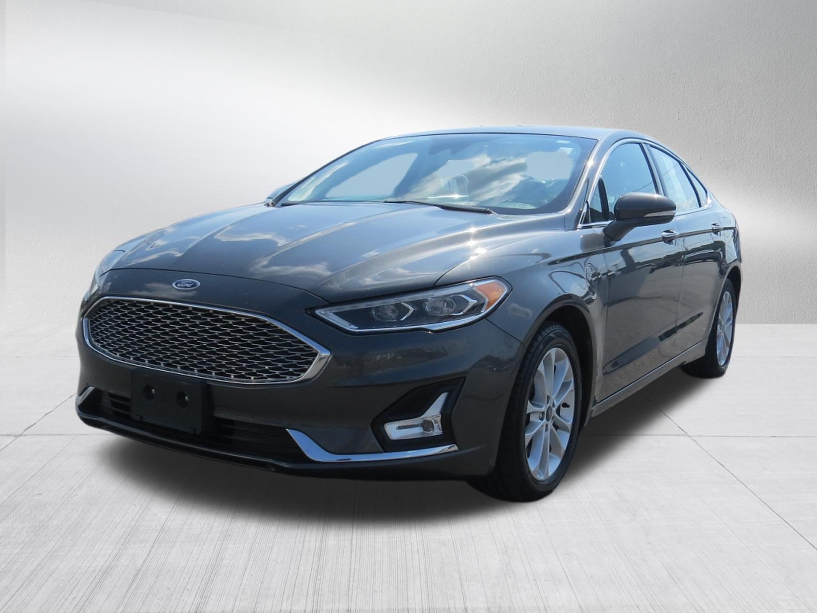 Used 2019 Ford Fusion Energi Titanium FWD image 7