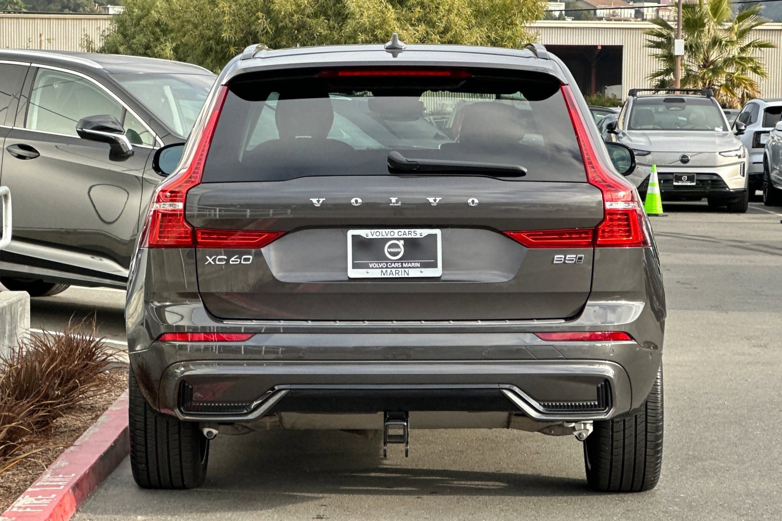 Certified 2024 Volvo XC60 B5 Ultimate w/ Protection Package Premier image 8