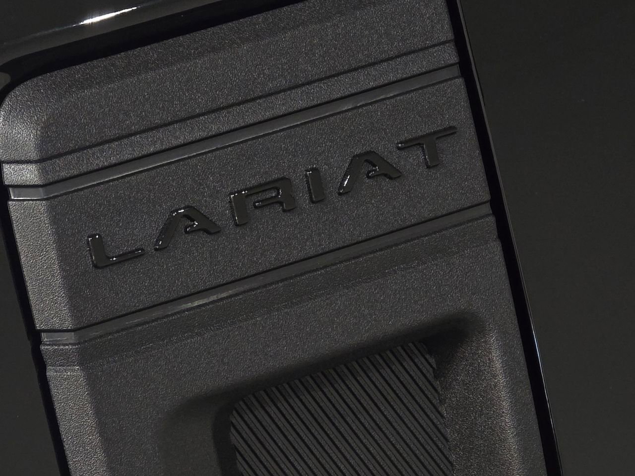 New 2025 Ford Maverick Lariat w/ Black Appearance Package image 3