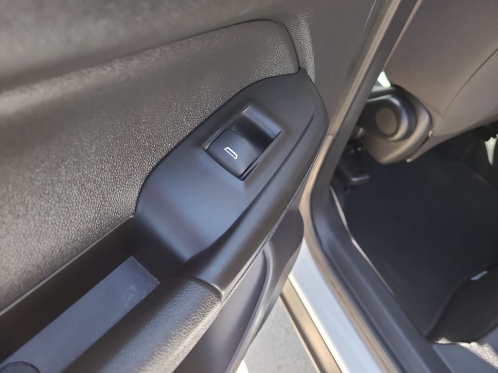 Used 2025 Chevrolet TrailBlazer LT AWD/4WD image 14