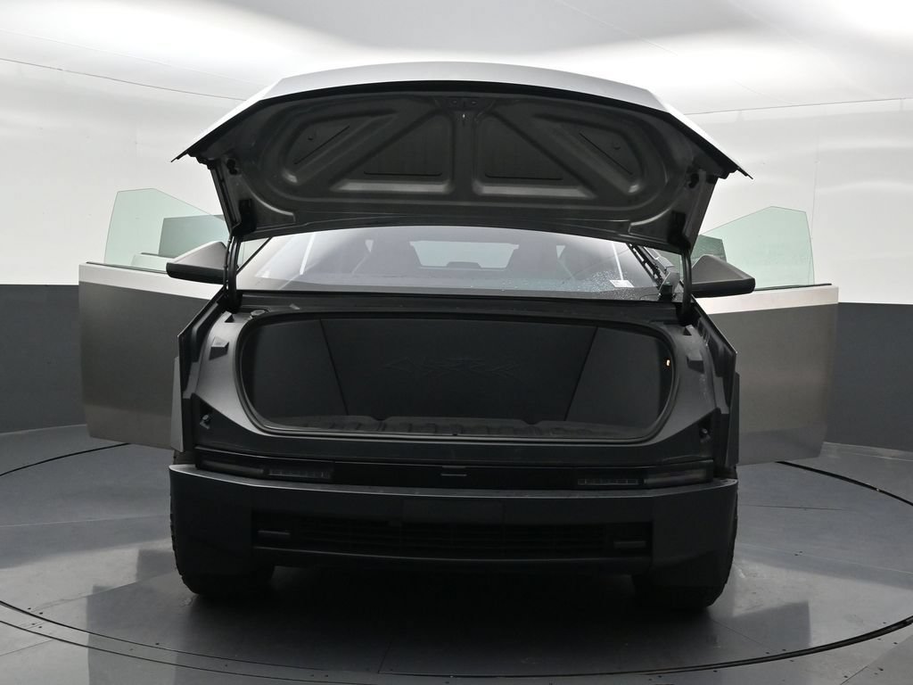 Used 2024 Tesla Cybertruck AWD Crew Cab image 35