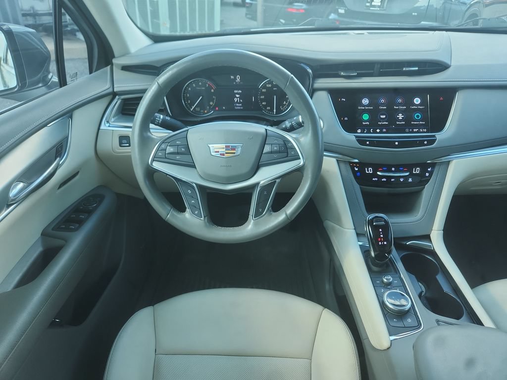 Used 2021 Cadillac XT5 Premium Luxury w/ LPO, Floor Liner Package FWD image 2