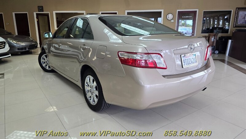 Used 2007 Toyota Camry Hybrid w/ Leather Pkg FWD image 3