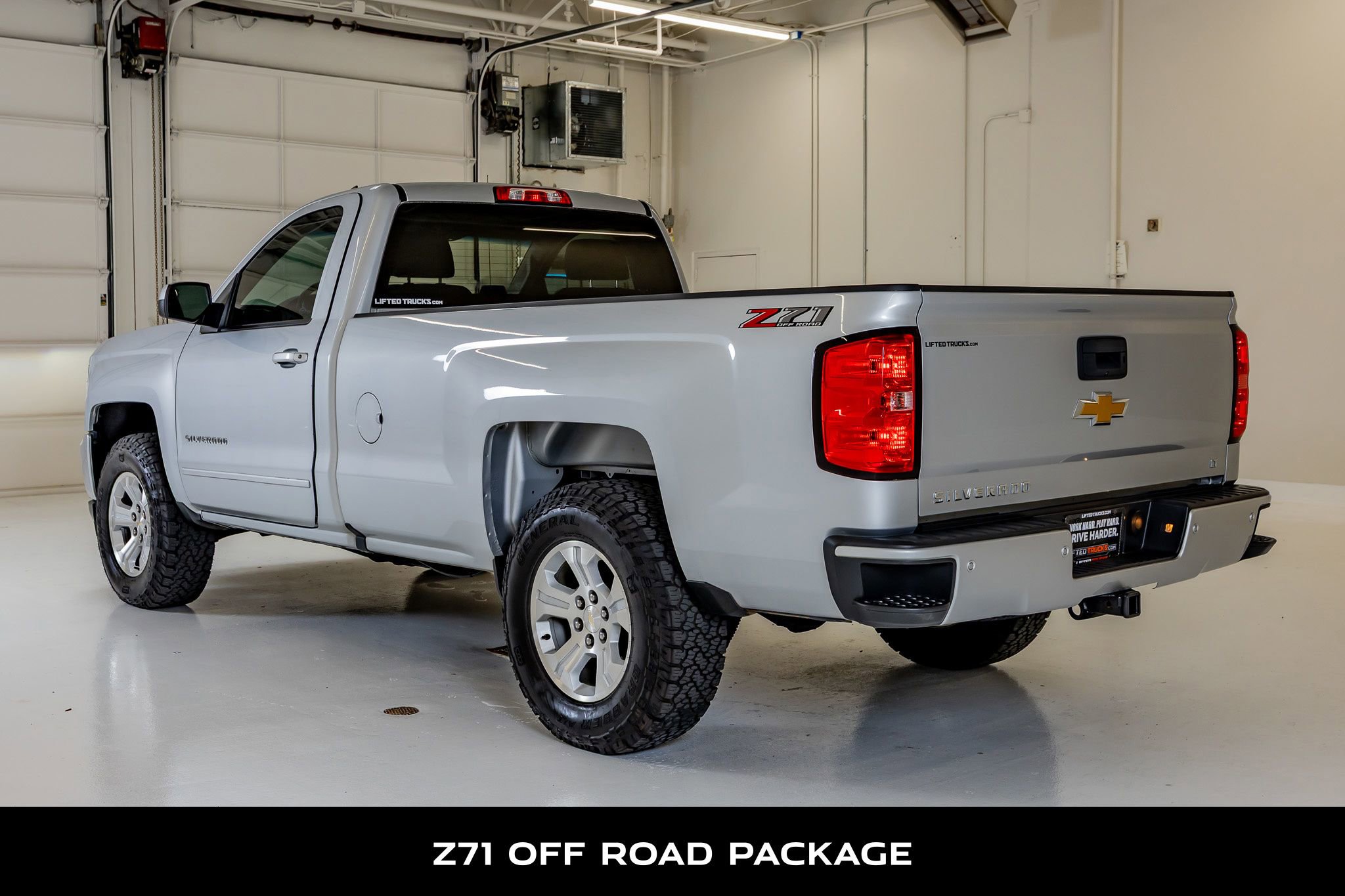 Used 2018 Chevrolet Silverado 1500 LT w/ LT Convenience Package AWD/4WD image 6