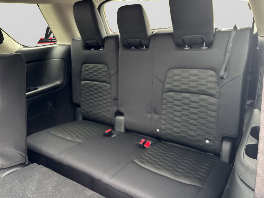 New 2025 Nissan Pathfinder SV w/ Black Appearance Package image 25